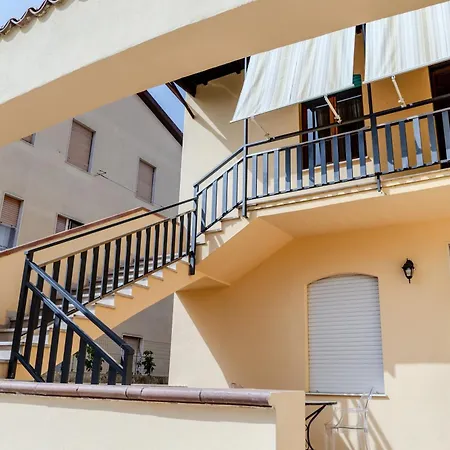 Central Beachside Two Apartments! *