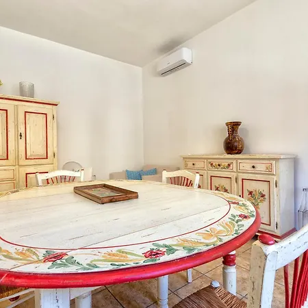 Central Beachside Two Apartments! * Alghero