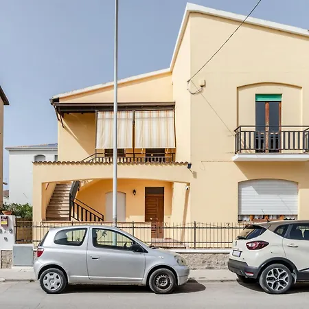 Central Beachside Two Apartments! Alghero